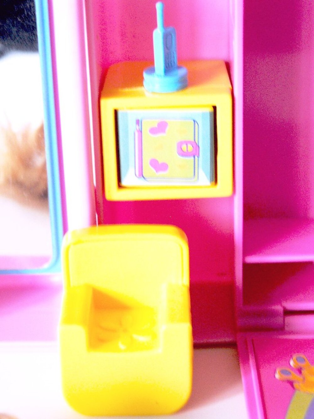 Vintage Fashion Polly Pocket "Super Stylin' Pink Bedroom Fashion Purse - Picture 3 of 8